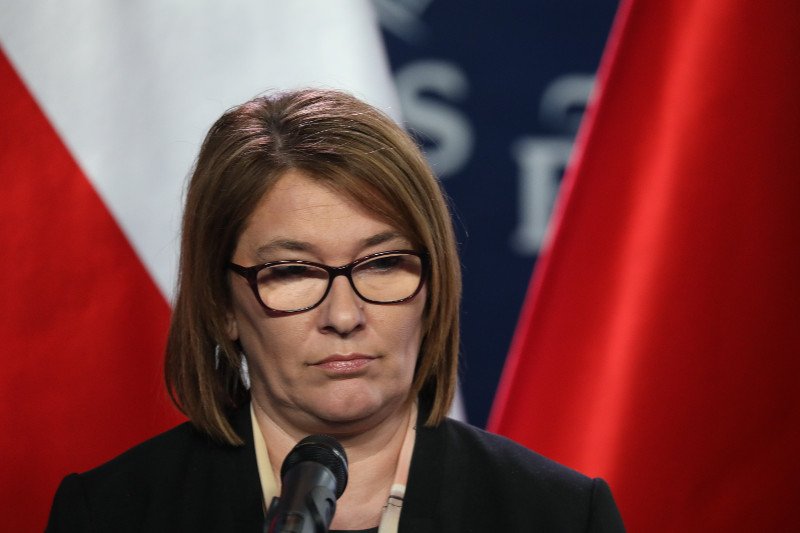 Beata Mazurek w środę podała informację o osobach, które nie oddały nagrody na Caritas.