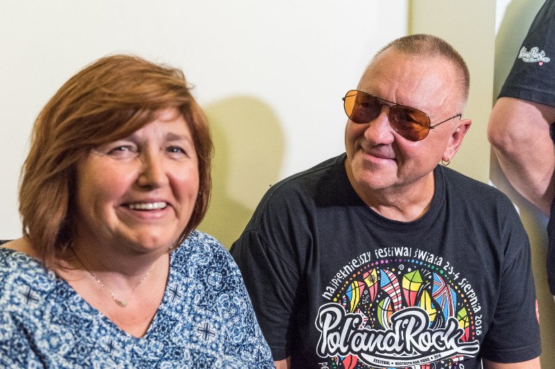 Lidia Niedźwiedzka-Owsiak i Jerzy Owsiak – oboje zasiadali w zarządzie Fundacji Wielkiej Orkiestry Świątecznej Pomocy. We wtorek zarząd przyjął rezygnację Owsiaka z funkcji prezesa.