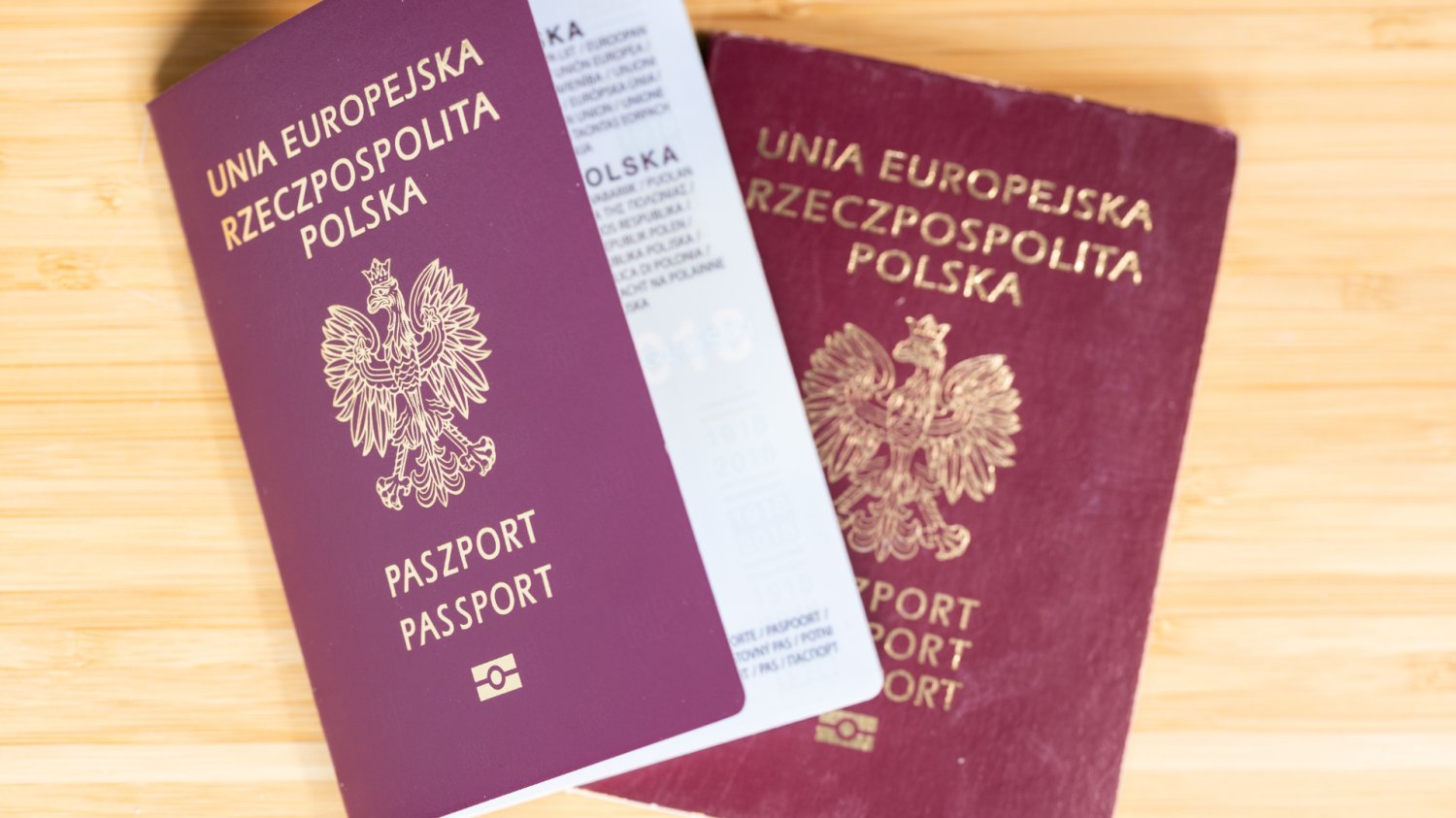 Polskie paszporty.