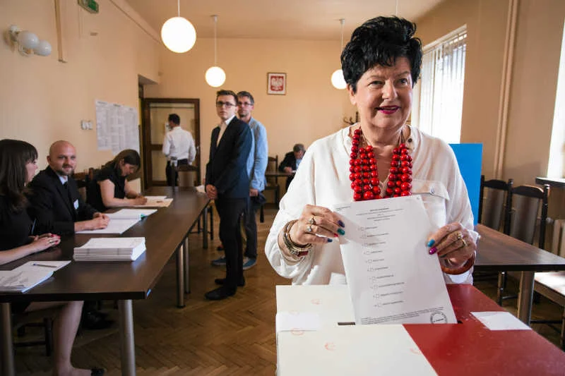 Joanna Senyszyn przekonuje, że Hanna Gronkiewicz-Waltz nie zwolni prof. Chazana, bo tak mówi jej Duch Święty.