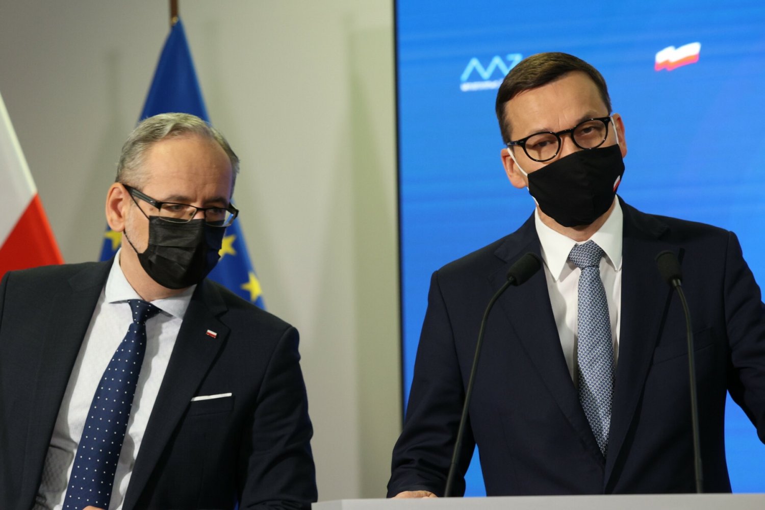 Dzięki luce w systemie udało się odkryć, że mamy mnóstwo niezaszczepionych w szeregach władzy.