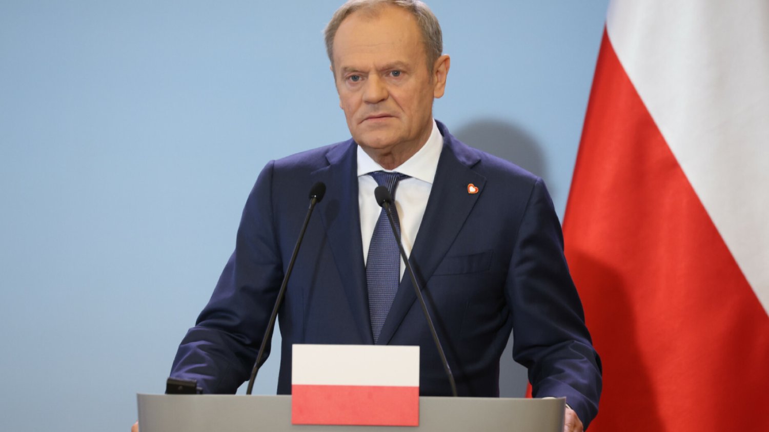 Atak Iranu na Izrael. Donald Tusk komentuje: "świat staje na krawędzi"