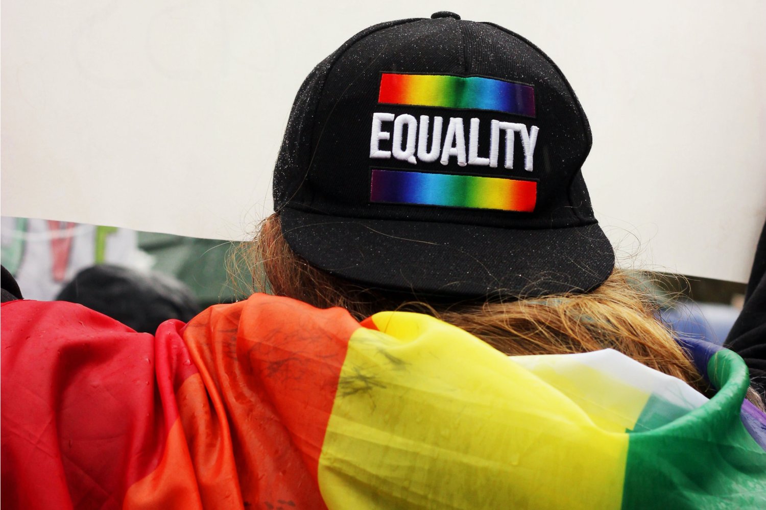 Futbol na Wyspach Owczych "wolny od LGBT". Czerwona kartka za tęczową opaskę.