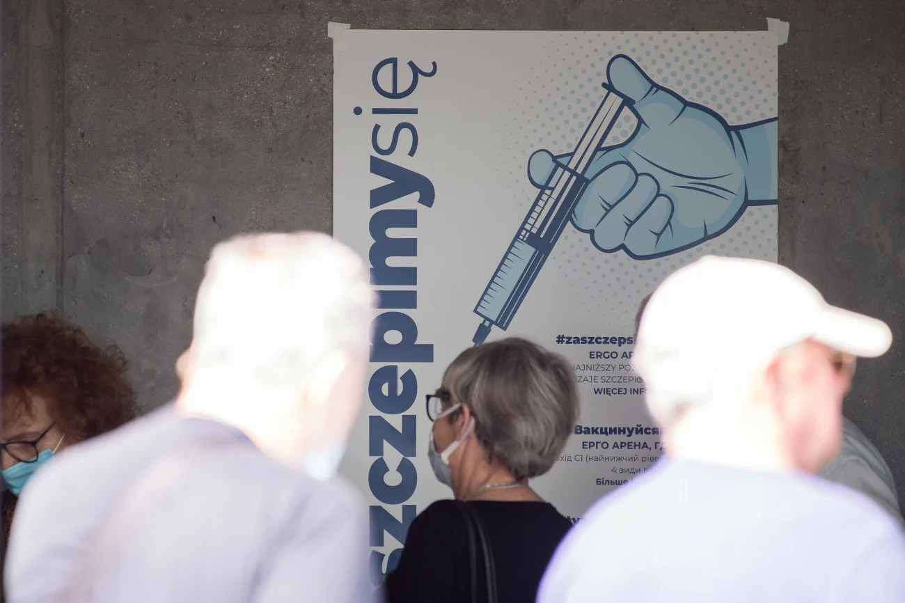 Punkt szczepień przeciwko COVID-19 w Gdańsku w Ergo Arenie