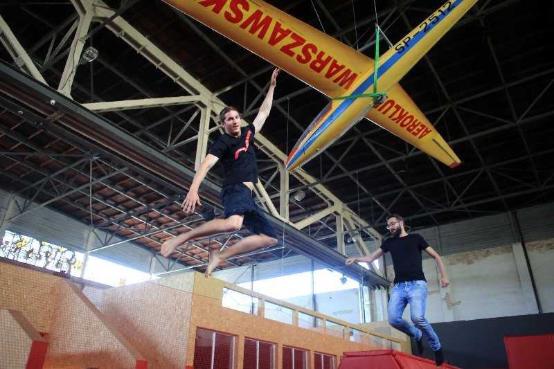 W parku trampolin o kontuzję nietrudno