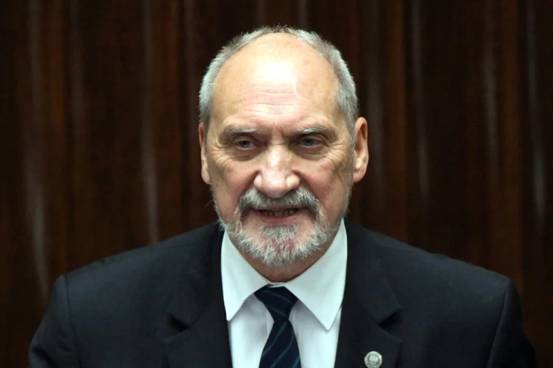 Szef MON Antoni Macierewicz uczestniczył w poważnym wypadku pod Toruniem.