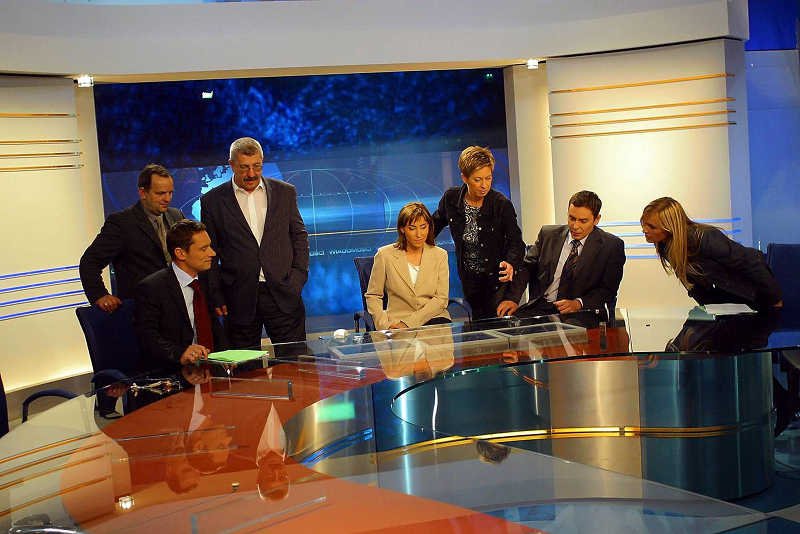 Próby nowego studia "Wiadomości" w 2004 roku.