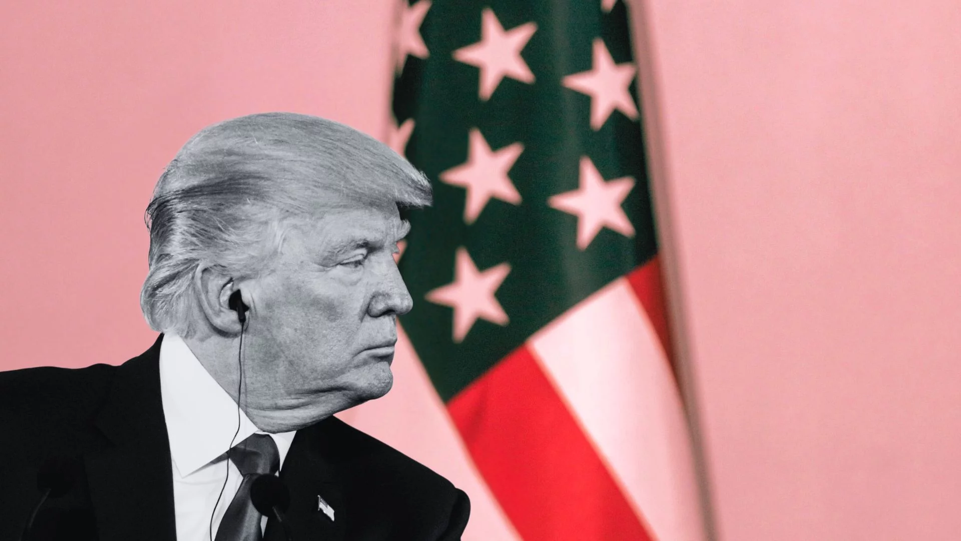 Donald Trump i flaga USA Donald Trump na tle amerykańskiej flagi