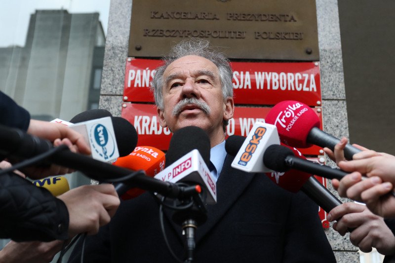 Wojciech Hermeliński opowiedział dziennikarzom o dwóch istotnych kwestiach, które poruszył podczas spotkania z szefem MSWiA.