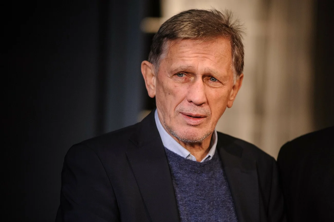 Jan Englert wypowiedział się o roli w "Dziewczynach z Dubaju".