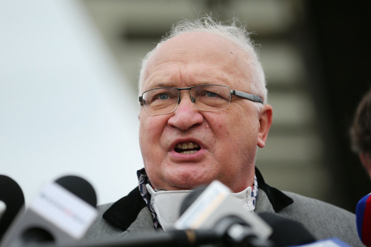 Prof. Simon dla naTemat.pl: Rząd jest spóźniony z decyzjami ws. epidemii koronawirusa o co najmniej o miesiąc