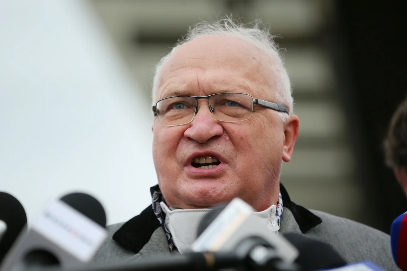 Prof. Simon dla naTemat.pl: Rząd jest spóźniony z decyzjami ws. epidemii koronawirusa o co najmniej o miesiąc