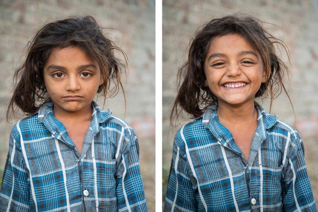 Fotograf z Bombaju robi zdjęcia obcym ludziom, prosi ich o uśmiech, a potem pokazuje ich na Facebooku.