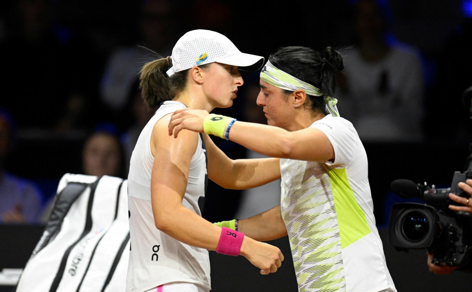 Iga Świątek jest w finale turnieju w Stuttgarcie. Jej rywalka poddała spotkanie przez kontuzję.