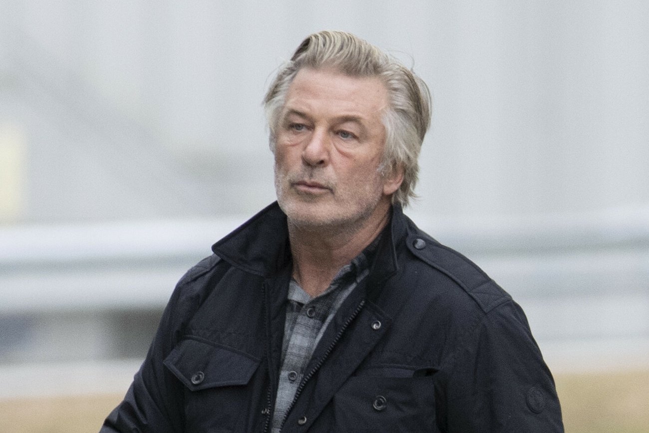 Prawnicy Aleca Baldwina złożyli wniosek o arbitraż. Ta decyzja nie spodobała się rodzinie zmarłej Halyny Hutchins. Prawnicy Aleca Baldwina złożyli wniosek o arbitraż. Ta decyzja nie spodobała się rodzinie zmarłej Halyny Hutchins.