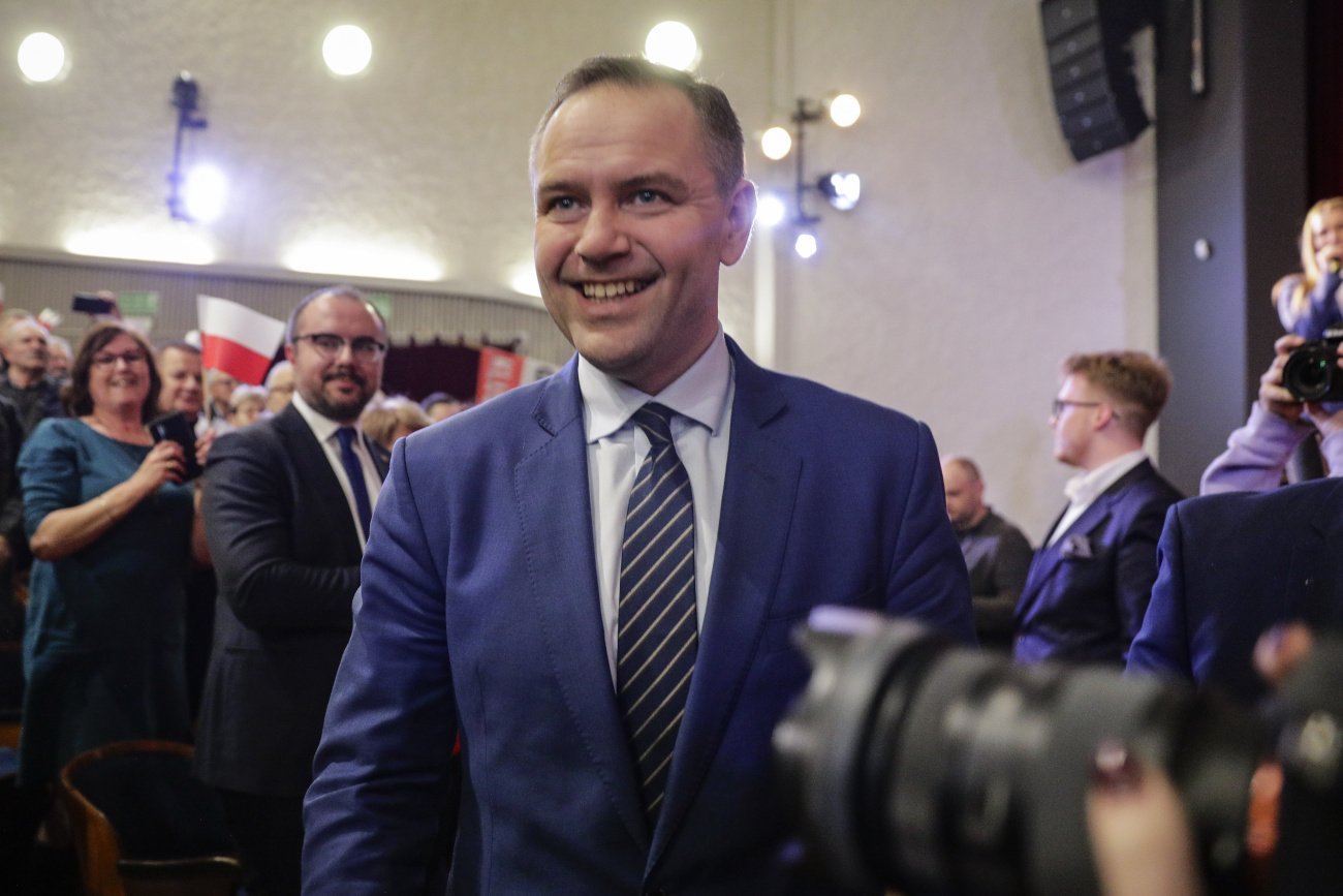 Nawrocki wpuszcza do kancelarii kolegów związanych z lepszego sortu. Jednego zna ze szkolnej ławy