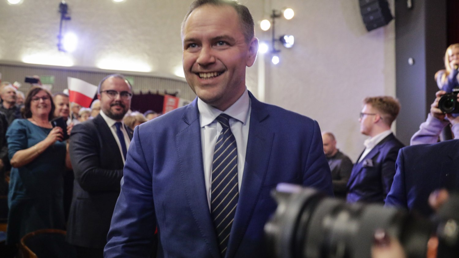 Nawrocki wpuszcza do kancelarii kolegów związanych z PiS. Jednego zna ze szkolnej ławy