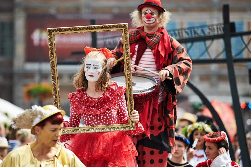 Otwarcie Jarmarku Św. Dominika w Gdańsku zawsze ma ciekawy klimat, ale później... kupcy oddają miasto we władanie tandecie i biznesowemu cwaniactwu.