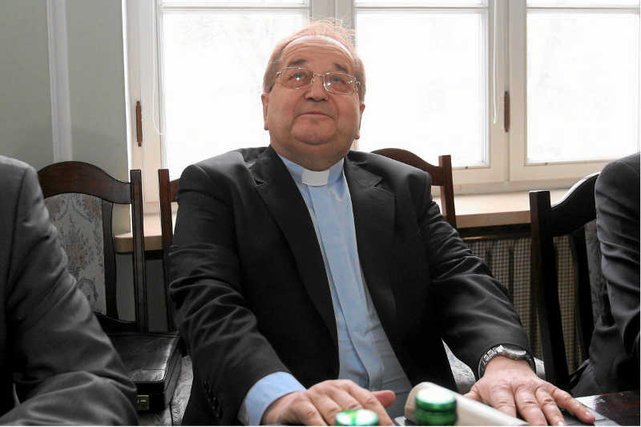 O. Tadeusz Rydzyk na razie zawarł pakt o nieagresji z PiS, ale z politycznych ambicji nie rezygnuje.