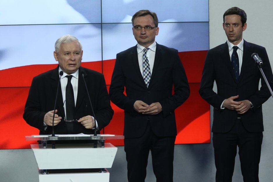 Marcin Ociepa z Porozumienia odniósł się do obaw Solidarnej Polski ws. utraty suwerenności przez Polskę.