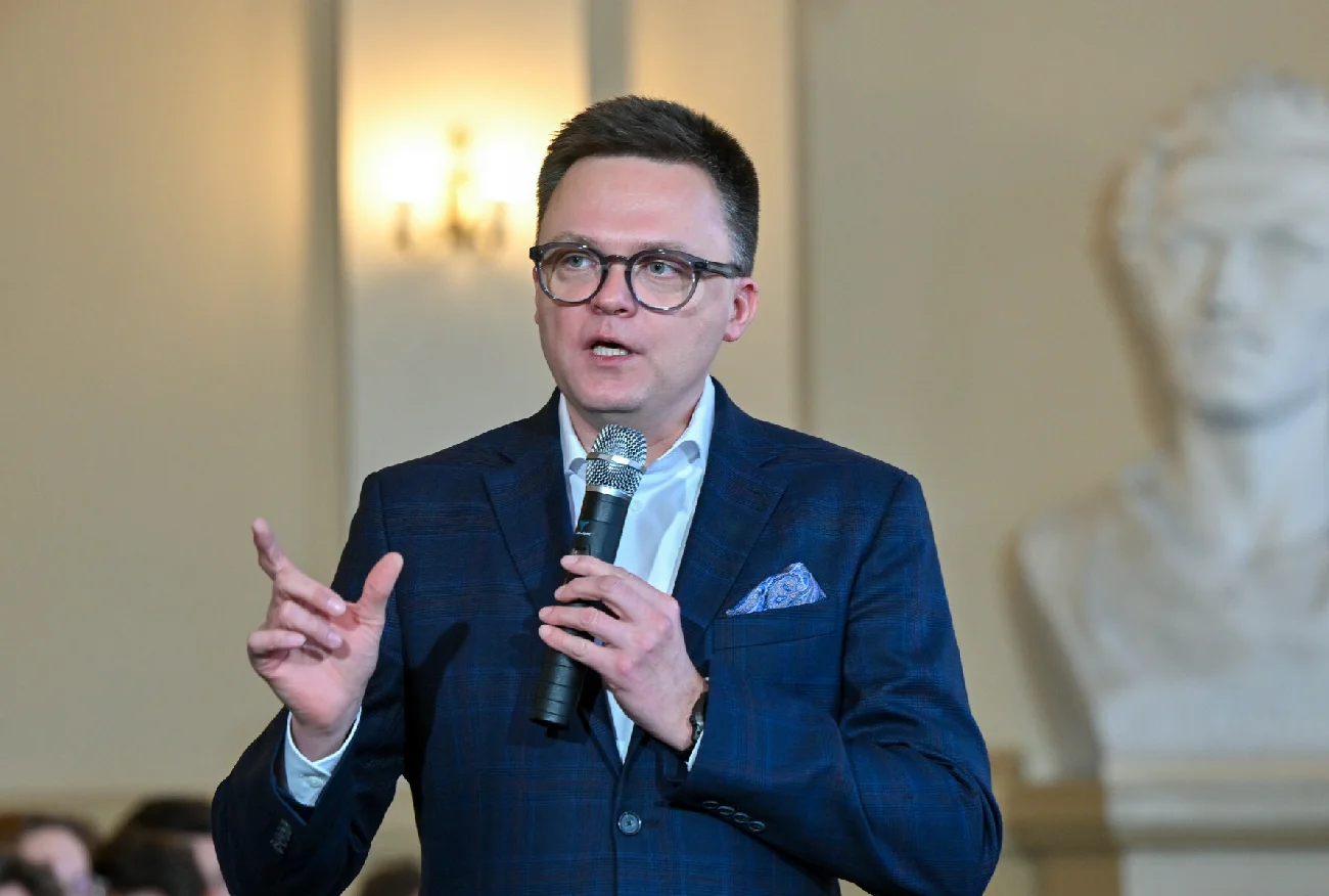 Błąd w oświadczeniu Szymona Hołowni. "Pomylił przychód z dochodem".