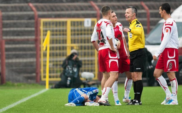 Robert Małek - na boisku sędzia, w na co dzień policjant