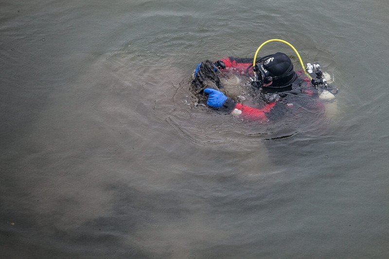 Auto wpadło do Noteci i zatonęło.