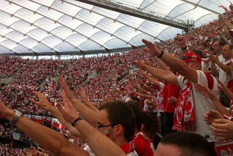 Kibice na meczu otwarcia