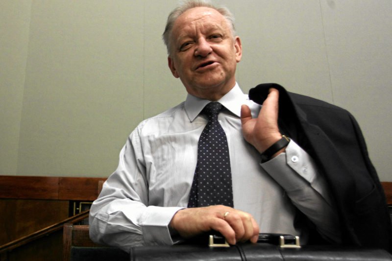 Bolesław Piecha z PiS dziwi się protestom w sprawie 17-letniego Kamila, którego odłączono od aparatury podtrzymującej życie