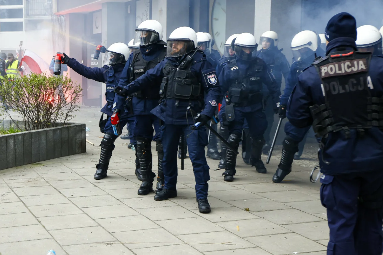Jest komunikat policji ws. protestu rolników! "Rannych zostało kilku policjantów".