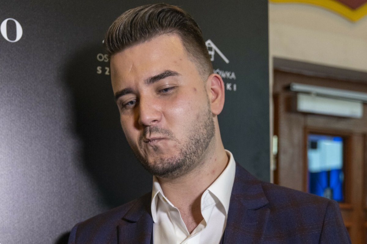 Misiewicz prawomocnie skazany. Chodzi o reklamowanie wódki