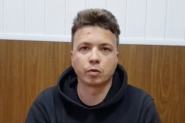 Ramanowi Pratasewiczowi, który w niedzielę został podstępem zatrzymany przez białoruski reżim, nie udzielono w Polsce azylu politycznego.