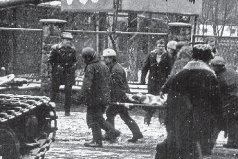 Bardzo mało jest zdjęć przedstawiających rannych z "Wujka". Ludzie bali się wywoływać takie zdjęcia, aby nie zostać zatrzymanym przez służbę bezpieczeństwa.