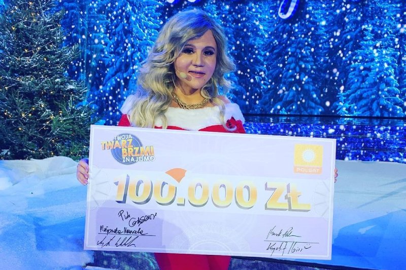 Andrzejewicz przebrana za Mariah Carey śpiewa świąteczny hit!