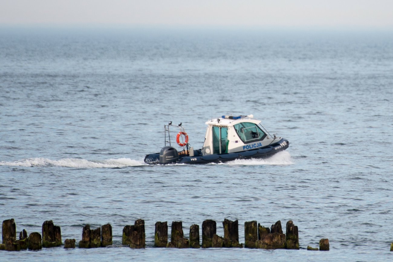 Co było w beczce z trupią czaszką nad Bałtykiem. Jest odpowiedź policji
