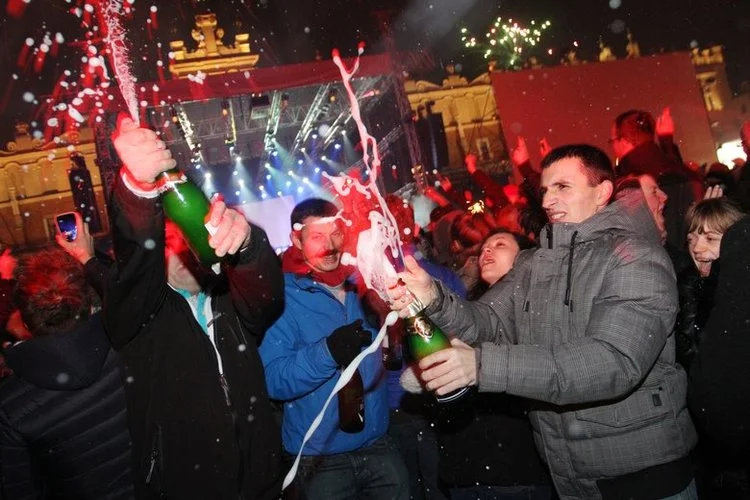 Sylwestrowa zabawa czasami kończy się... w karetce.