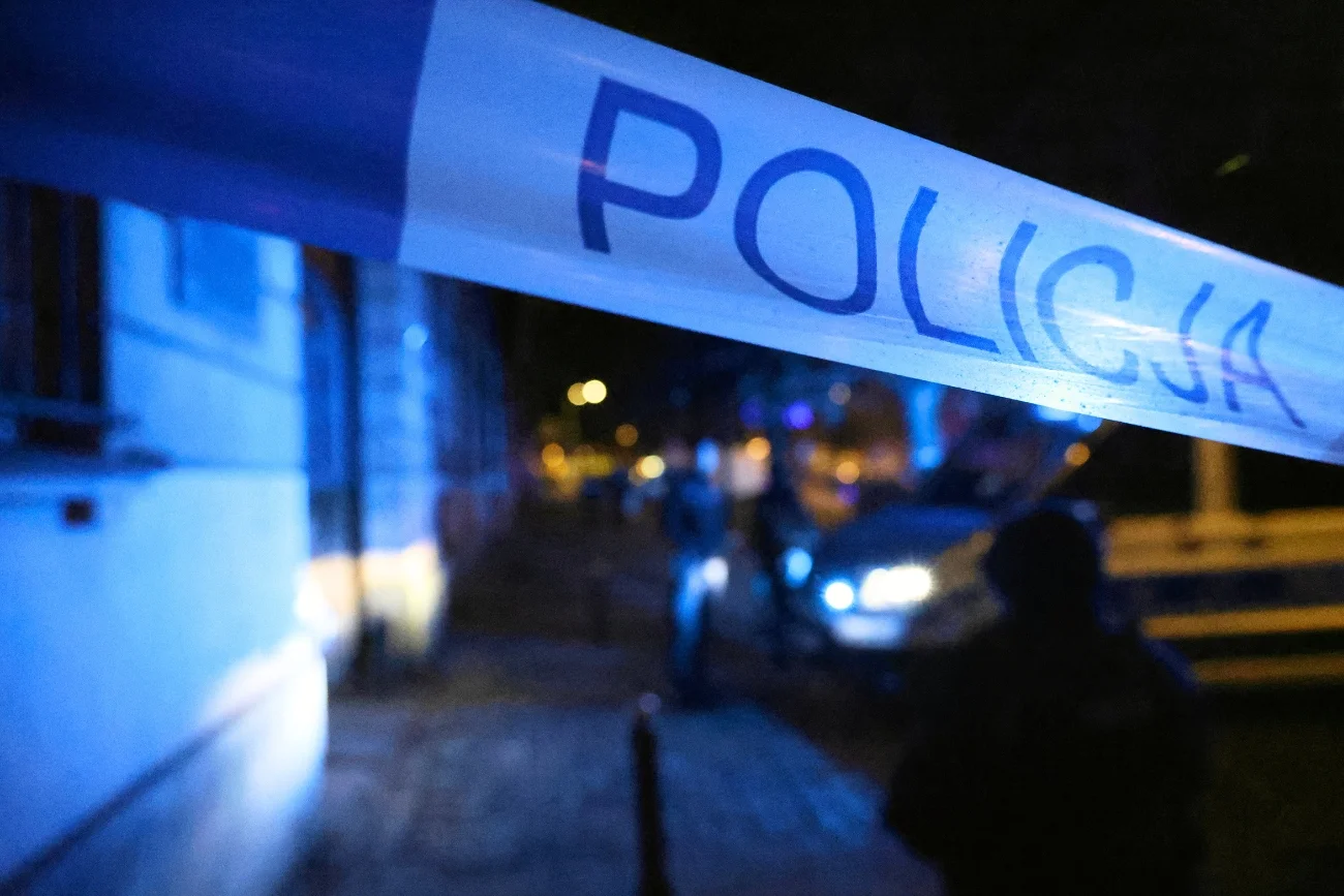 Zaatakował policjantów w Sosnowcu. Są już wyniki sekcji zwłok 45-latka Było pięć strzałów. Są wyniki sekcji zwłok 45-latka, który zaatakował policjantów