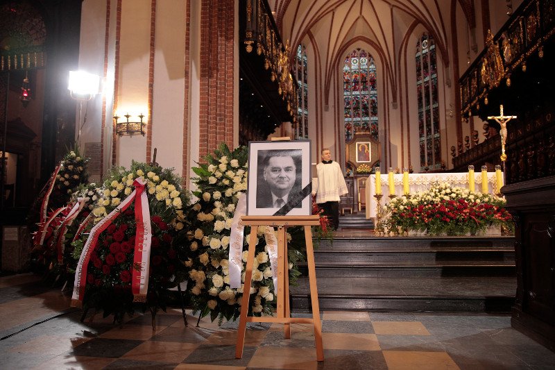 Msza żałobna za Jana Olszewskiego odbyła się w warszawskiej katedrze św. Jana Chrzciciela.
