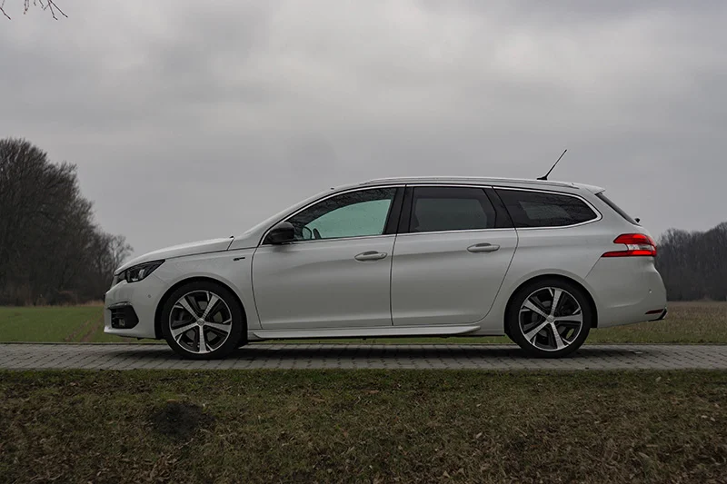 Z boku najlepiej widać, jak przestronne to auto.
