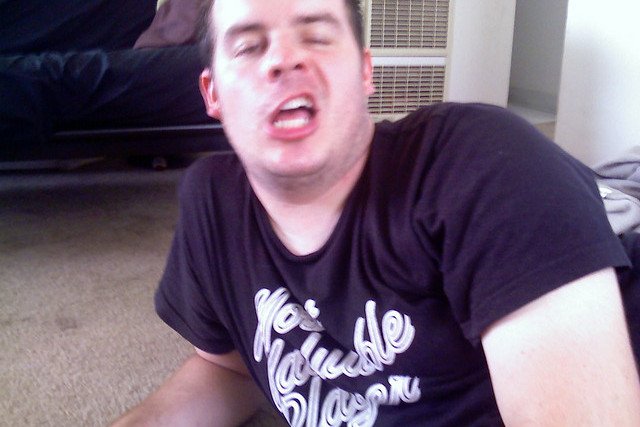 Męska moda? Oto 8 oznak, że twój styl jest totalnie nijaki