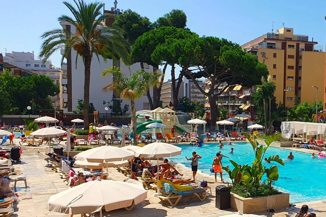Kupiłem wczasy all inclusive, ale... sprzedali mi inną wycieczkę. "Można dopłacić" hotel w Lloret de Mar na Costa Brava w Hiszpanii