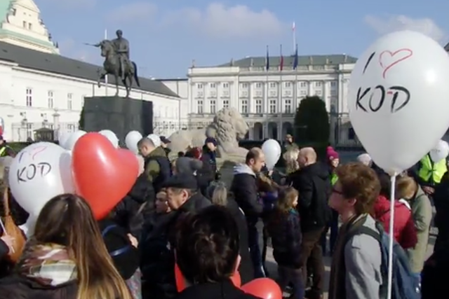KOD zorganizował walentynkową pikietę
