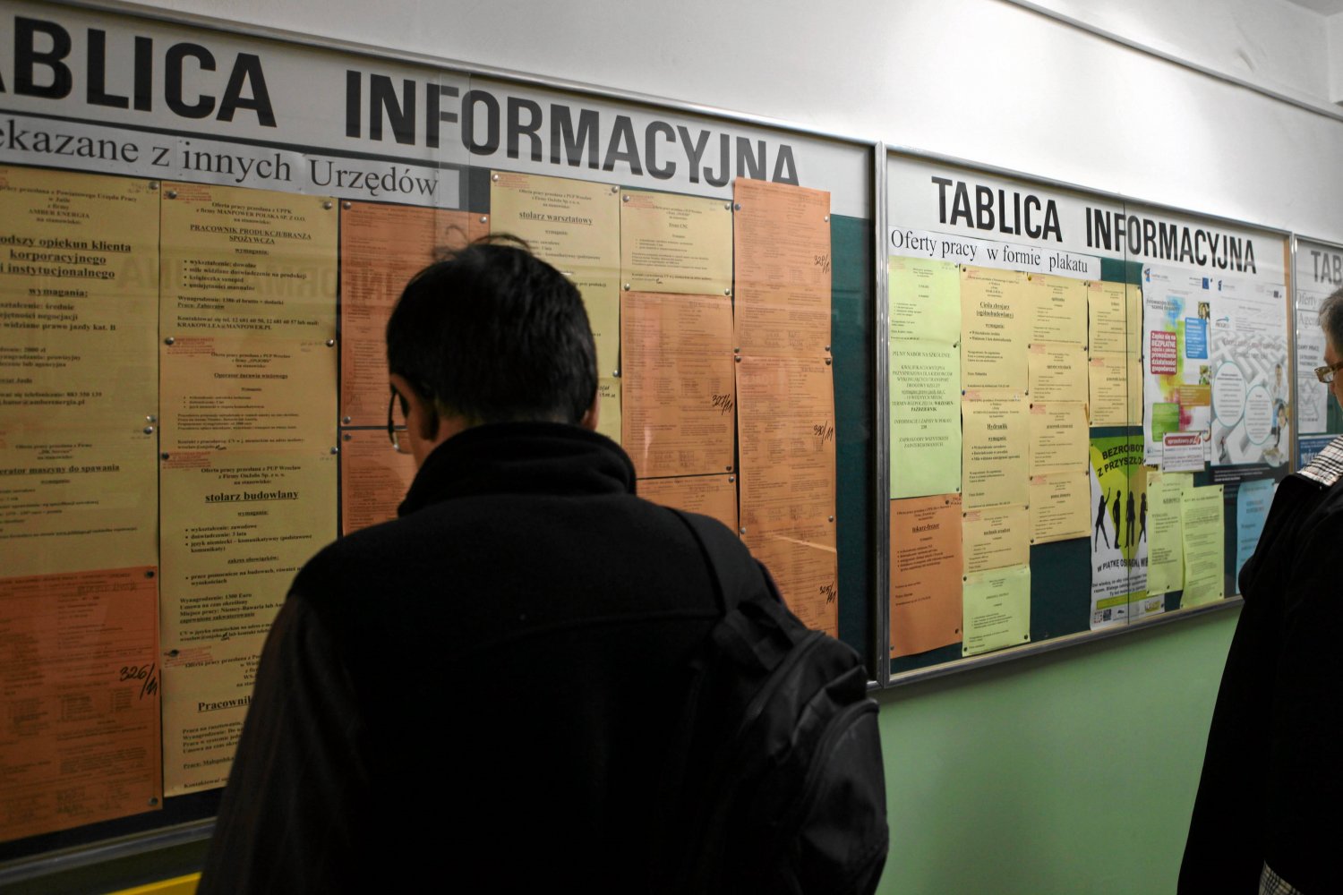 Najwięcej bezrobotnych jest wśród osób poniżej 34 roku życia.