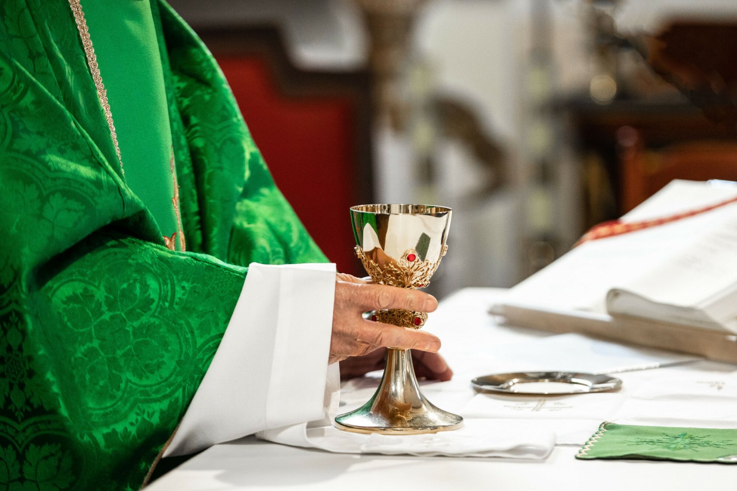 Drastyczne informacje o sadystycznych zwyczajach kardynała Andrzeja Sapiehy, mentora Karola Wojtyły.