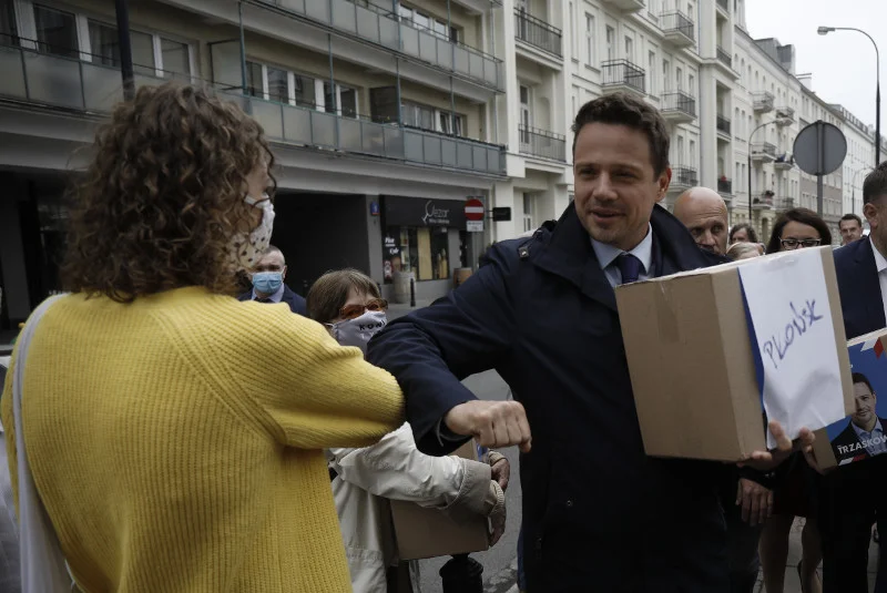 Prokuratura: Rusza śledztwo ws. zbiórki podpisów poparcia Rafała Trzaskowskiego