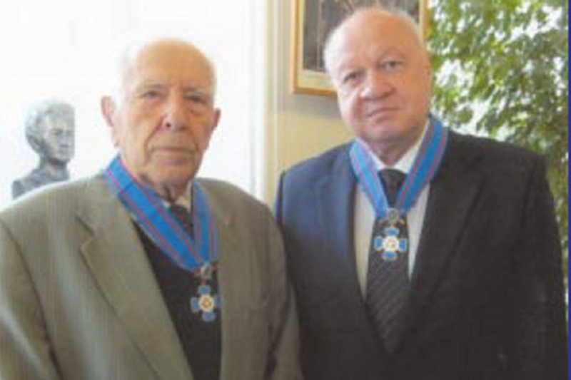 Generał Łańcucki (z lewej) jest na tyle zdrowy, by pojawiać się na imprezach kombatanckich.