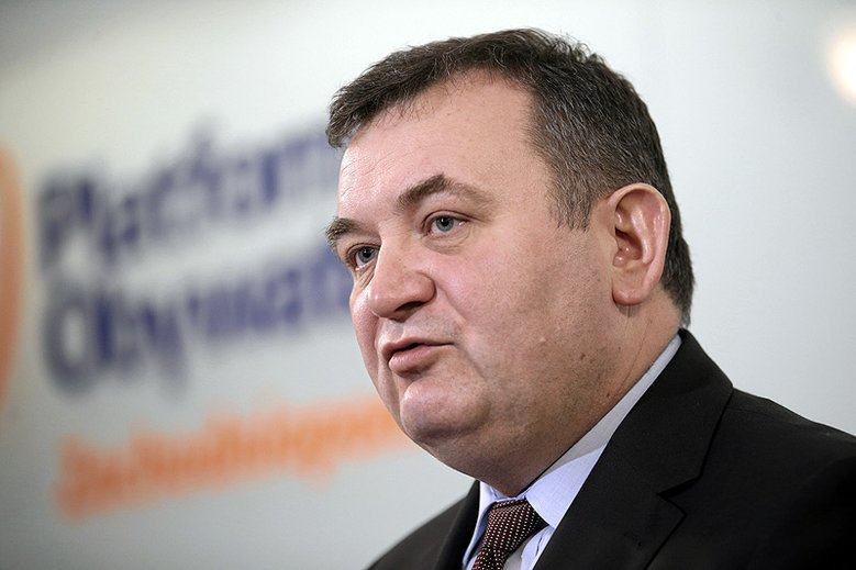 Prokuratura stawia Stanisławowi Gawłowskiemu pięć zarzutów, w tym trzy o charakterze korupcyjnym. Poseł PO twierdzi, że jest niewinny, zrzekł się już immunitetu