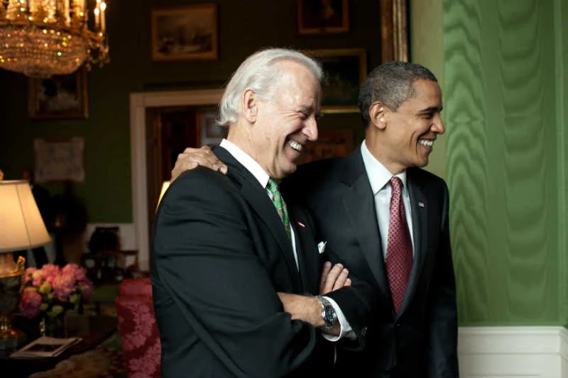 Przez osiem lat Barack Obama i Joe Biden ze współpracowników stali się prawdziwymi przyjaciółmi.