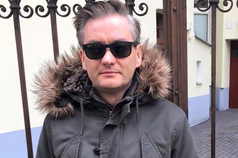 "Przyznaję: TW Bolek to ja" - napisał na Facebooku prezydent Słupska Robert Biedroń.