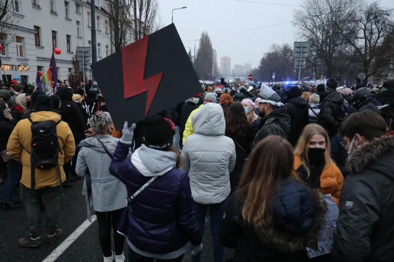 Strajk Kobiet pod domem Jarosława Kaczyńskiego.
